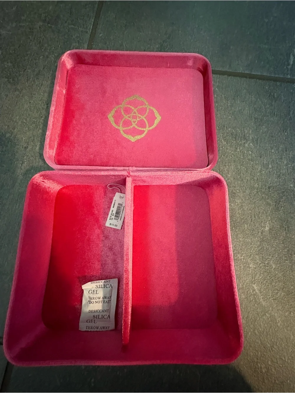 Kendra Scott plush velvet